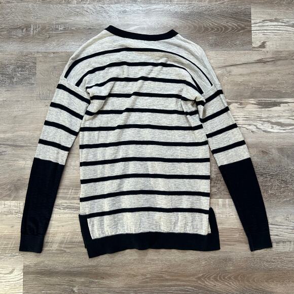 Vince 100% Cotton Striped V-Neck Sweater Gray Navy XXS - Picture 3 of 5